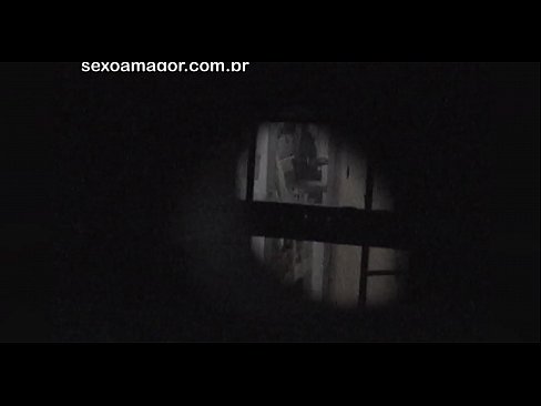 ❤️ Blondie ichi bo'sh g'ishtlar orqasida yashiringan qo'shni voyeur tomonidan yashirincha videoga tushadi ❤ Super porno uz.xlxxporno.ru ❌️❤